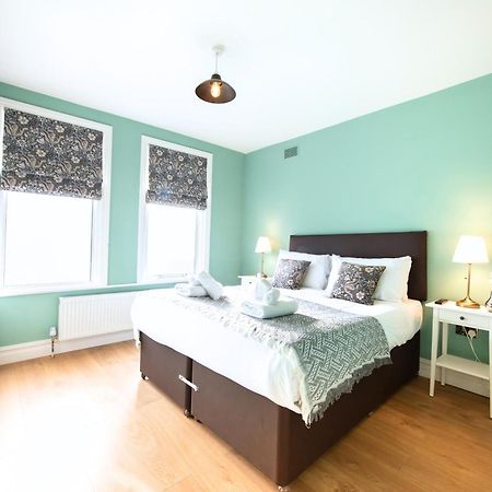 Victorian 2Br Apartment, King Beds, Fast Wifi, Near Shops, Cafes & Transport, E17 Londra Esterno foto